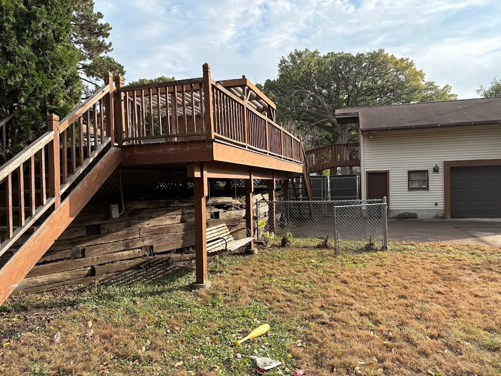backyard-deck-after-cleanup